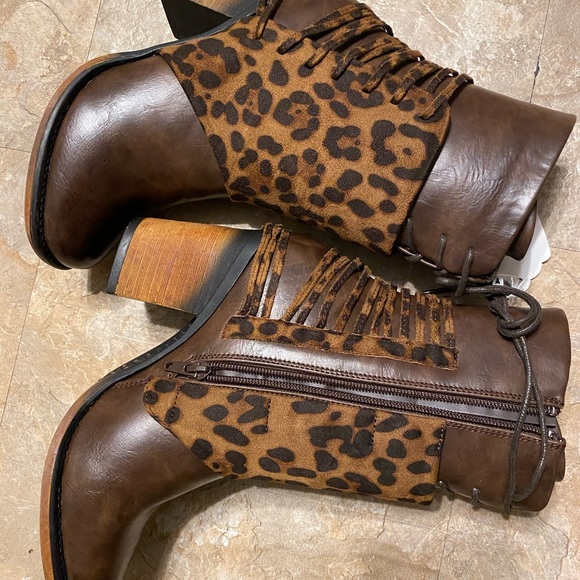 Brand new boots - Picture 2 of 7